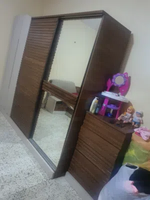 فرصة بسعر مغري غرفة نوم زوجية اتكون من 5 قطع ب1500 د.ل مستعملة