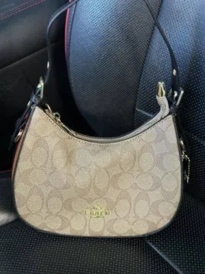 حقيبة Coach الأصلية – أناقة لا تُقاوم!  بدون علبة، لكن بكامل الفخامة والتفاصيل الراقية وبخامة مميزة
