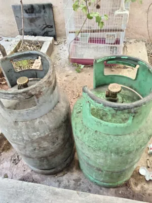 جره غاز عدد 2 فاضيين للبيع
