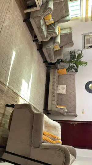 للبيع طقم كنب ملكي 7 اشخاص