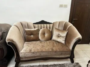 طقم كنب بحالة جيدة
