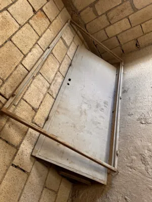 باب حديد صب ضرفتين 204*120 ثقيل للبيع