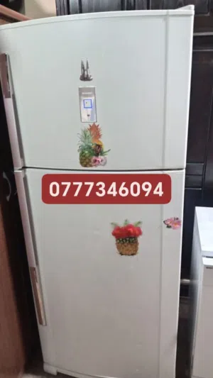 ثلاجه بحال الوكاله استخدام خفيف شغاله فحص كامل نوعها شارب ياباني فل انفرتر الحجم 22 قدم الموقع الزرق