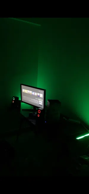 24 Acer monitors for sale  in Al Dakhiliya