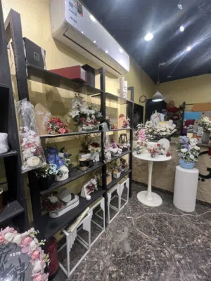 محل ورد وهدايه جميع الاغراض للبيع