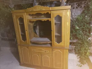 خزانة تلفزيون / بوفيه خشب بحالة جيدة للبيع