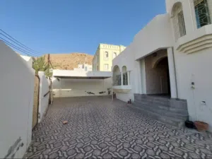 290 m2 3 Bedrooms Townhouse for Sale in Muscat Ruwi