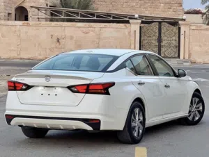 Used Nissan Altima in Sharjah