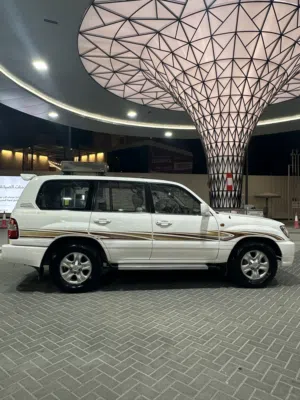 لاندكروزر 2006 نضيف جدا