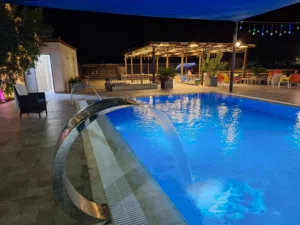 2 Bedrooms Chalet for Rent in Zarqa Al-Alouk