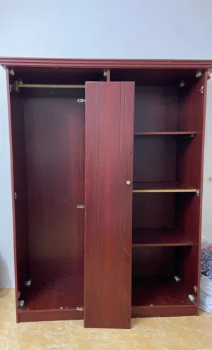 دولاب ملابس