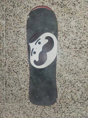 سكيت بورد نادر مستعمل حالته جيده