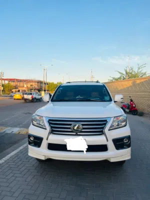 الكزس خليجي مكفول 13 lx 5700 ابيضّ رقم بغداد حقيقي ساز دواخل جديدة سيارة نظيفة فول مواصفات