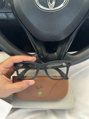 نظارة Ray-Ban Meta Wayfarer ذكية - عدسات Transitions