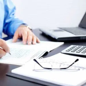 للبيع 4 أفرع مكاتب تعقيب معاملات في مسقط – فرصة استثمارية جاهزة ومربحة.