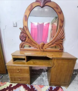 كنتور خشب صاج عراقي 6 ابواب مع ميز مراية وميز تعليك
