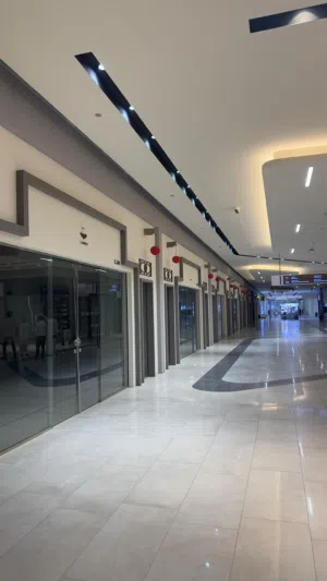 فرصة استثمارية مميزة بمساحة 3 ألف متر مربع في صحار داونتاون مول ...