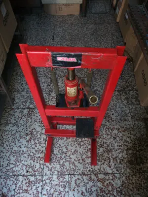 مكبس يدوي مستعمل