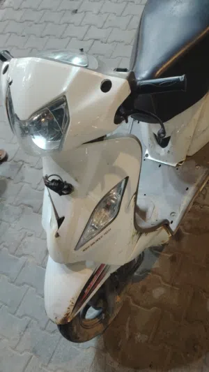 دراجه tvs هندي للبيع شغاله سلف وهندر مكينه ما مفتوحه دراجه أوراق.. أقراء الوصف