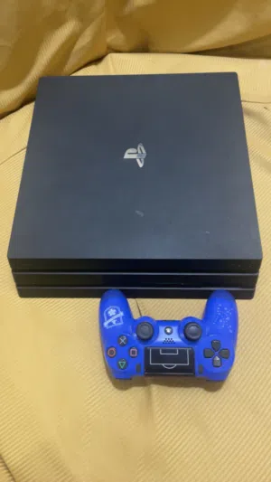 بلستيشن فور برو للبيع ون تيرا مساحته ونظيف