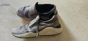 حذاء بناتي سبور قياس 36 للبيع