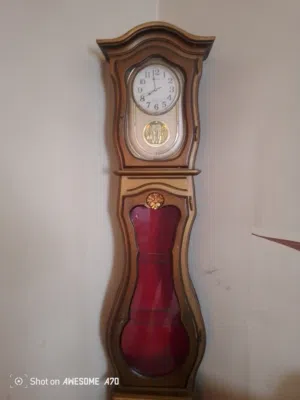 ساعة كلاسيك قديمة بحالة ممتازة