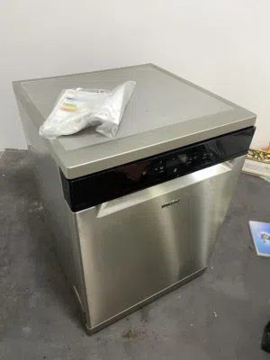 للبيع غسالة صحون Whirlpool جديدة 100% – لم تُستخدم نهائيً