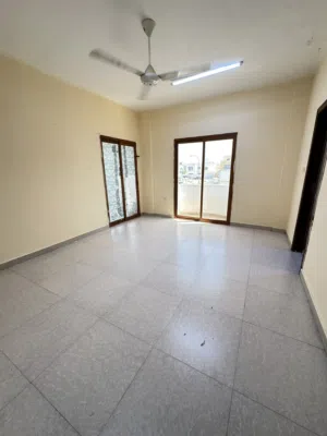 100 m2 3 Bedrooms Apartments for Rent in Muscat Al-Hail