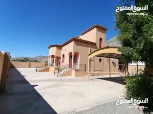 4 Bedrooms . 5+ Bathrooms . 254 m21