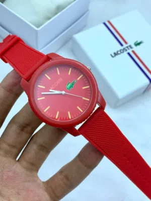 ساعة Lacoste الرياضية متوفرة الآن! سارع بالحجز الكميه محدوده