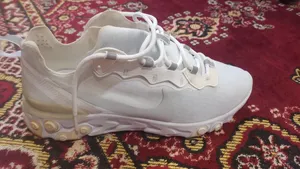 Sport Shoes . Adidas . 43.50