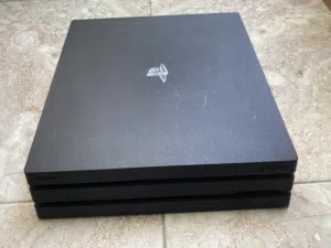 بليستيشن 4 برو نظيف