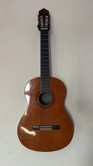جيتار ياماها كلاسيكي c40 -Yamaha classical guitar c40 بحالة ممتازة