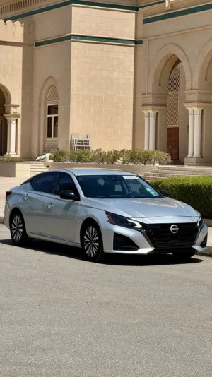 نيسان التيما SV 2023