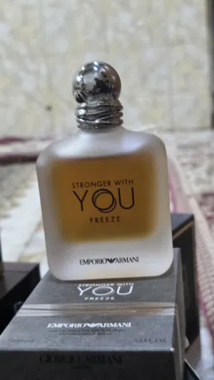 عطر سترونك وذ يو اقرو الوصف