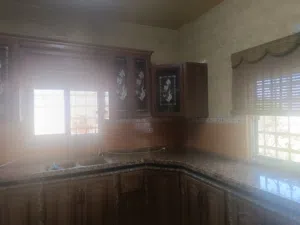 مطبخ كامل بحالة ممتازة للبيع