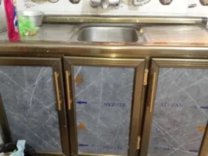 اغراض سنك متر و40 سل ستيل عملي ونظيف للبيع بسعر مناسب بغداد تقاطع. درويش