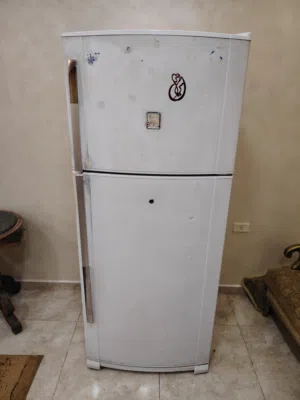 ثلاجة شارب أصلية للبيع – موديل SJ-K70M-WH