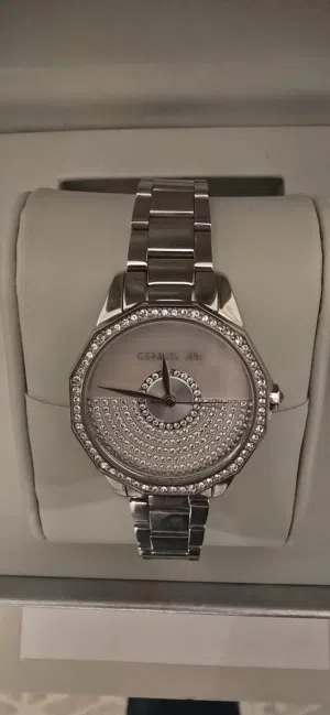 ساعة نسائي شيروتي للبيع
