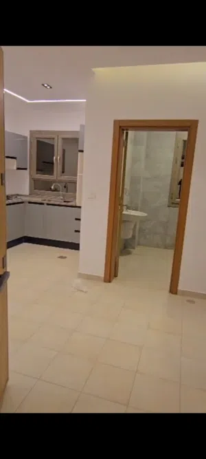 *شقق للإيجار - شارع الادوية الدريبي*  -- *5 شقق سكنية جديدة بالاسانسير - تشطيب حديث وإطلالة ممتازة*
