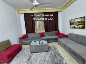 غرفتين نوم وصالون ومطبخ وحمام وبلكونه مفروشة طابق ثاني دوار الواحه خلف حلويات نفيسه