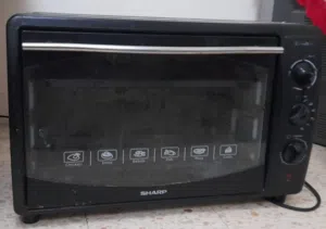 فرن كهربائي شركة SHARP بحالة جيدة