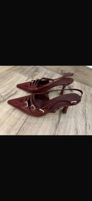 ماركة hazar مقاس 40 كالجديد لون عنابي