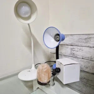 3 Lamps with bulbs and 1x Himalayan