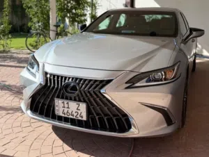 Lexus es300h for sell