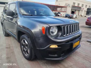 جيب رينيجيد 2017 وكالة عمان سياره ممتاز فول اتوماتيك مثبت