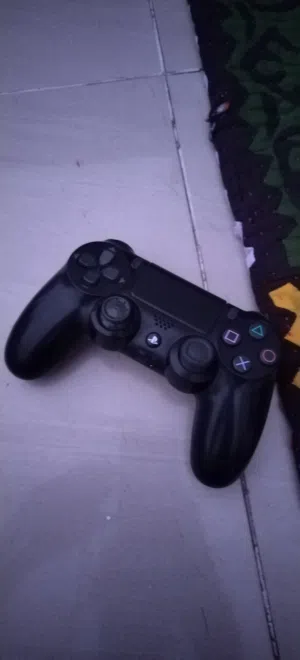 يد سوني 4 اصليه حقت الوكاله وشرايط سوني4