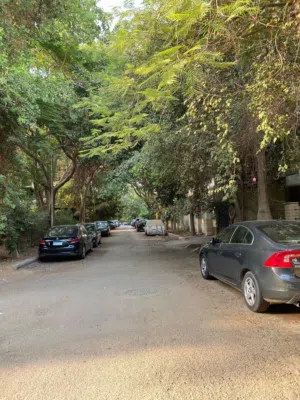 شقة مفروشة للإيجار في إرقي أحياء المعادي بجانب مطعم فدركرز