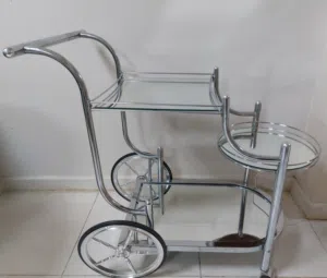 عربيه تقديم انيقة. serving cart