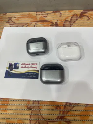 للبيع سماعه سامسونج بودي 3 نظيفه الكميه محدود ه متوفر لون ابيض ولون اسود